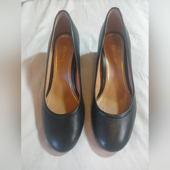 Vionic Carmel Black Leather Pumps Chunky Heel Sz. 6.5 Elegant Classic - Picture 1 of 9